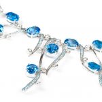 Necklace with sapphires